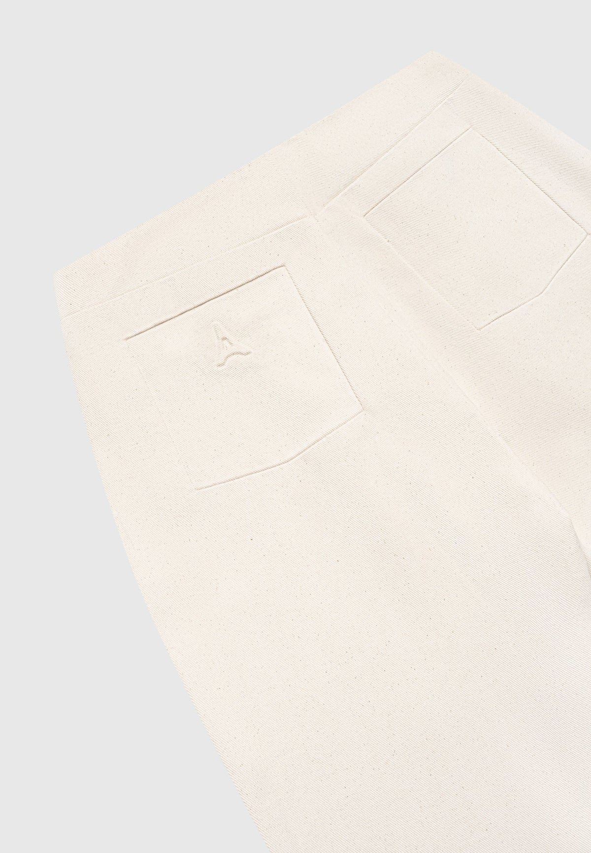 Pleated Boyfriend Jeans - Cream